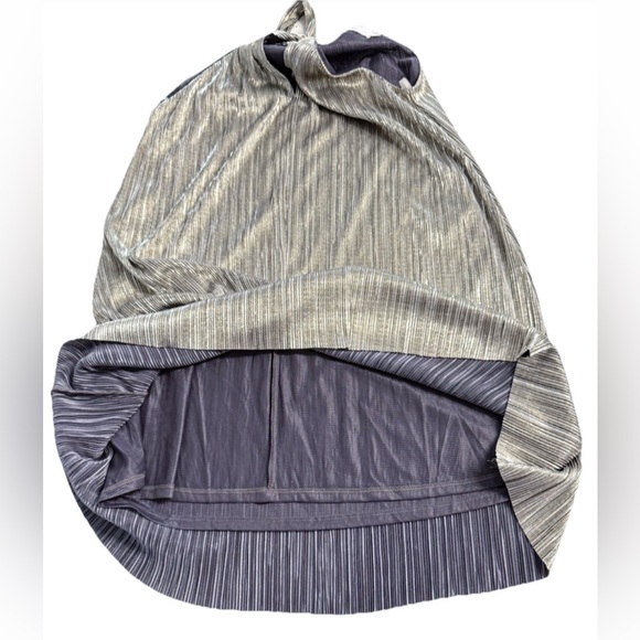 LUSH Metallic Silver Pleated Halter Mini Dress Size Small S Style DR94409 - Picture 5 of 8